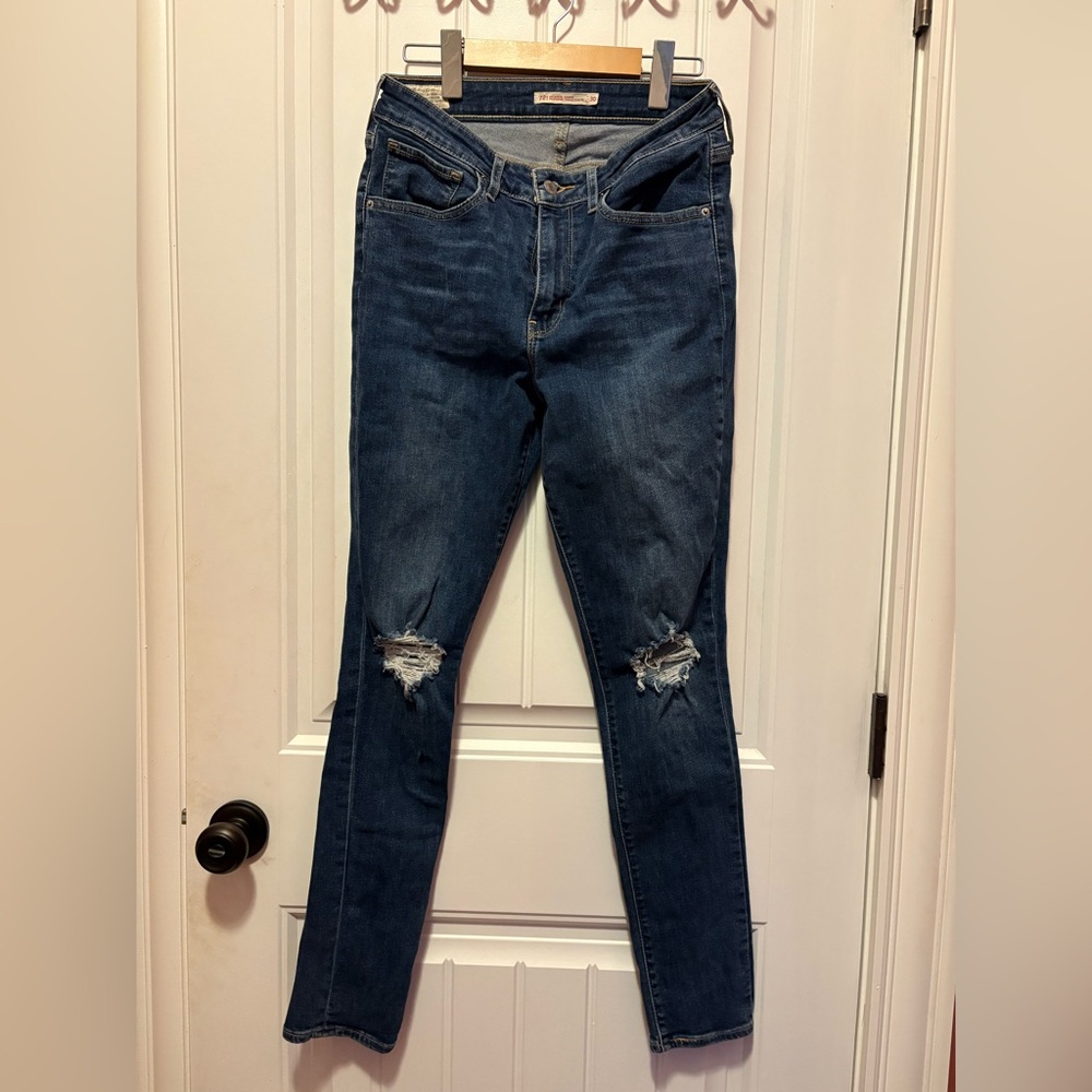Levi’s 721 Red Tab High Rise Skinny Ripped Skinny Jeans - 30” x 30” - EUC